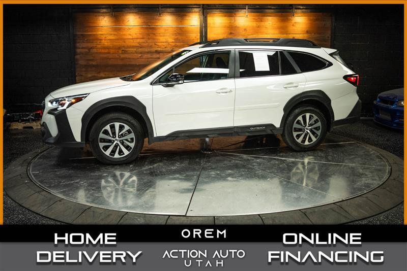 Used 2025 Subaru Outback Premium AWD/4WD image 1