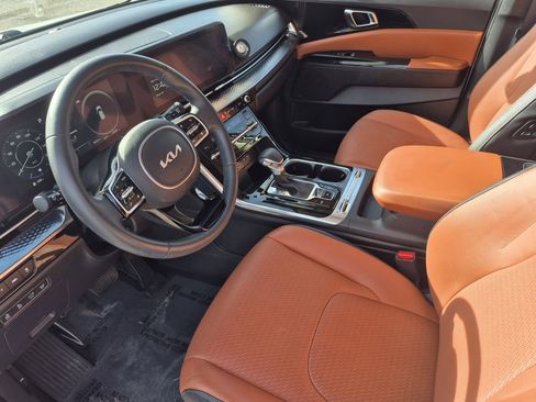 Certified 2023 Kia Carnival SX Prestige image 12
