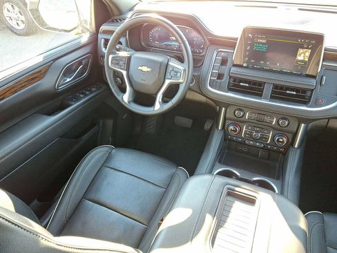 Certified 2023 Chevrolet Suburban Premier image 10