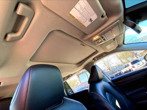 Used 2023 Toyota Highlander XLE FWD image 14