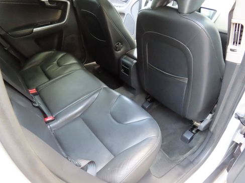 Used 2015 Volvo XC60 T5 Premier FWD image 12