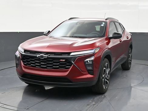 Used 2024 Chevrolet Trax RS FWD image 8