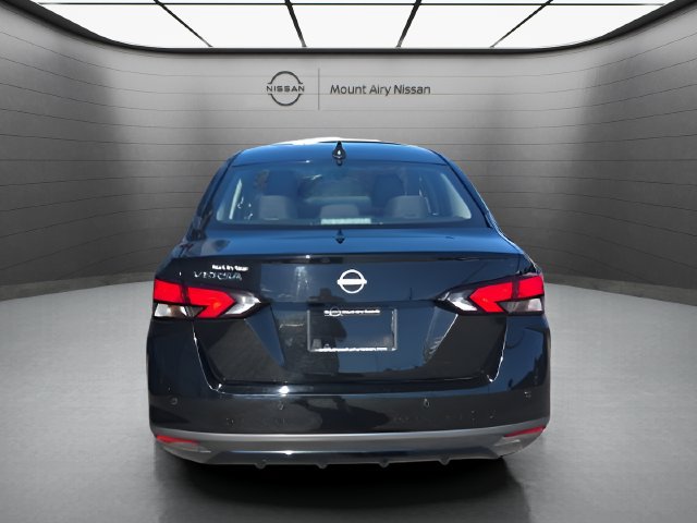 Certified 2025 Nissan Versa SV FWD image 5