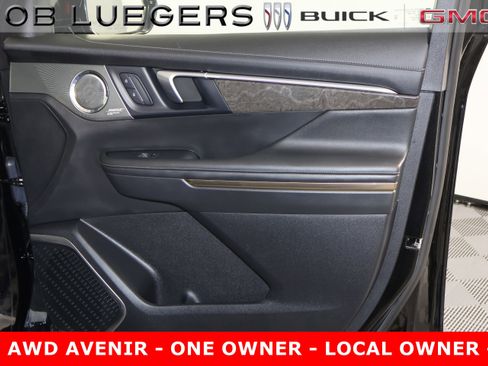 Certified 2025 Buick Enclave Avenir image 18