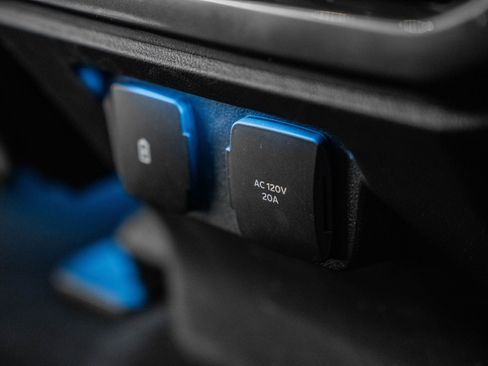 Certified 2023 Ford F150 Lariat w/ Equipment Group 502A High image 44