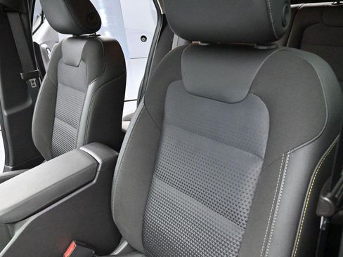 Used 2024 Chevrolet Trax LT w/ Sunroof Package FWD image 14