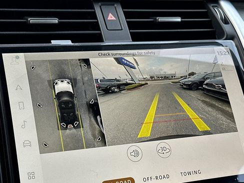 New 2025 Land Rover Discovery Dynamic SE AWD/4WD image 19