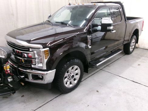 Used 2019 Ford F250 Lariat w/ Chrome Package AWD/4WD image 2