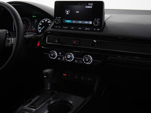 Used 2025 Honda Civic Sport image 13