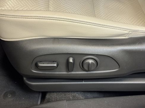 Used 2020 Buick Encore GX Essence w/ Experience Buick Package image 26