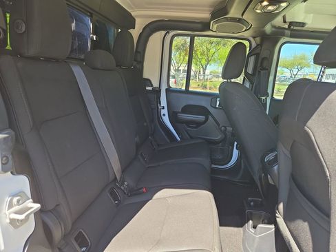 Used 2023 Jeep Gladiator Sport image 27