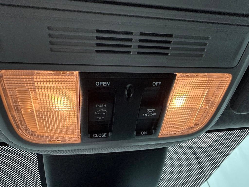 Used 2024 Honda Odyssey EX-L image 23