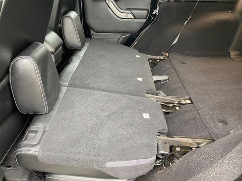Used 2018 Jeep Wrangler Unlimited Sport AWD/4WD image 41