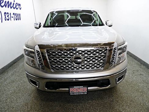 Used 2017 Nissan Titan SL AWD/4WD image 2