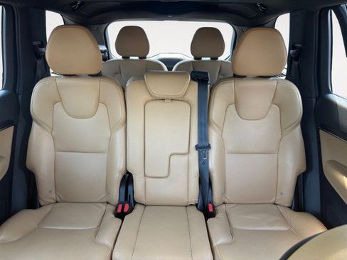 Used 2018 Volvo XC90 T6 Momentum w/ Convenience Package AWD/4WD image 6