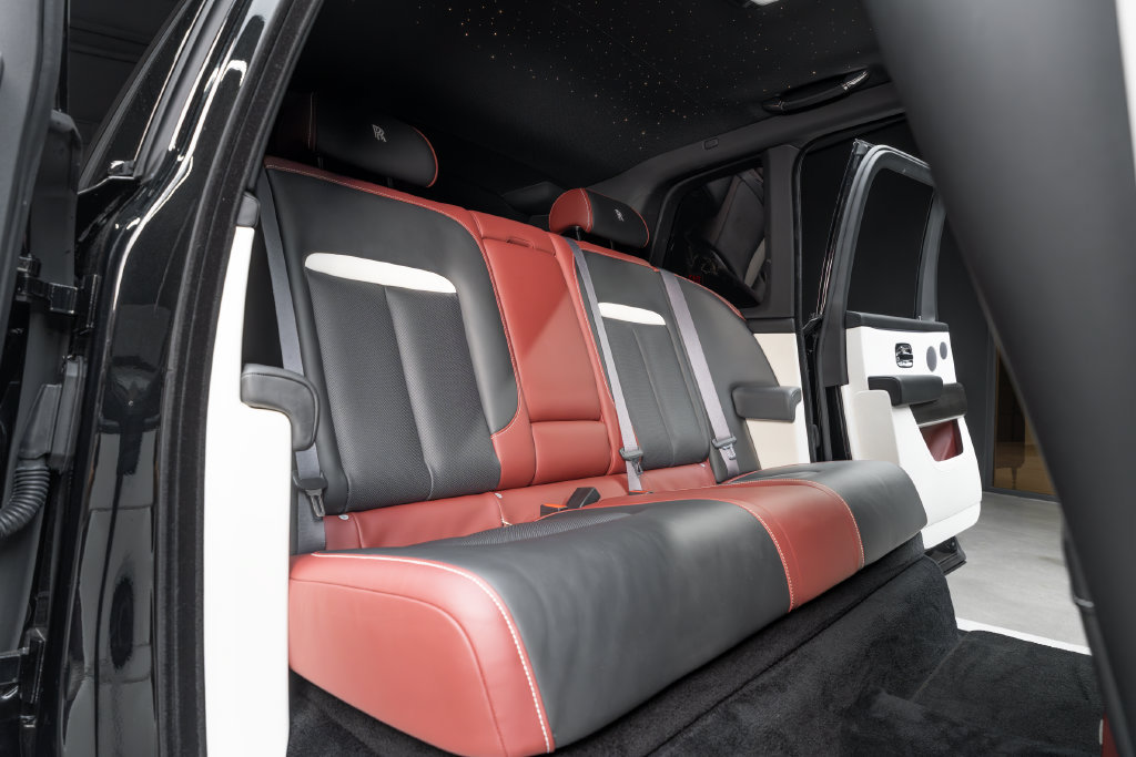 Used 2026 Rolls-Royce Cullinan AWD/4WD image 45