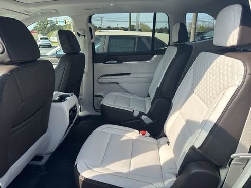 New 2026 GMC Acadia Denali w/ Super Cruise Package FWD image 13