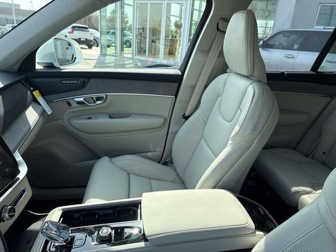New 2026 Volvo XC90 B6 Ultra w/ Protection Package image 17