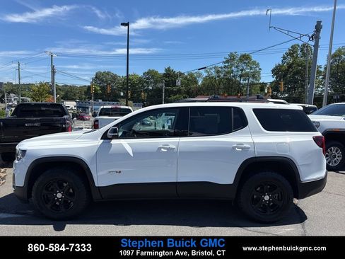Used 2023 GMC Acadia AT4 image 4