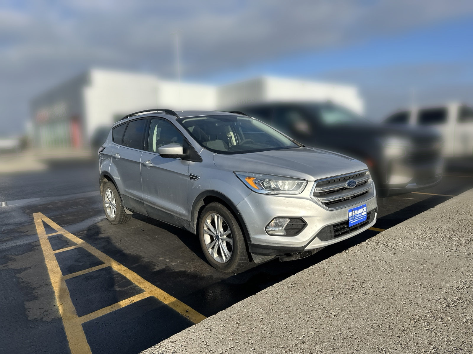 Used 2017 Ford Escape SE w/ Equipment Group 201A AWD/4WD image 2