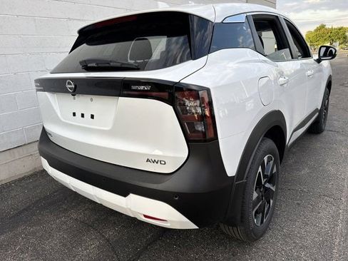 Used 2025 Nissan Kicks SV image 14