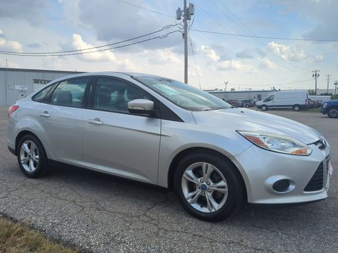 Used 2014 Ford Focus SE image 2
