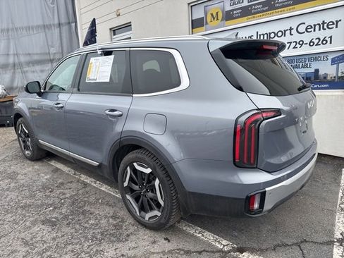 Used 2024 Kia Telluride EX w/ EX Captain's Chair Package image 3