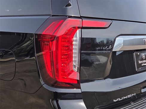 Used 2021 GMC Yukon XL Denali w/ Denali Premium Package image 12