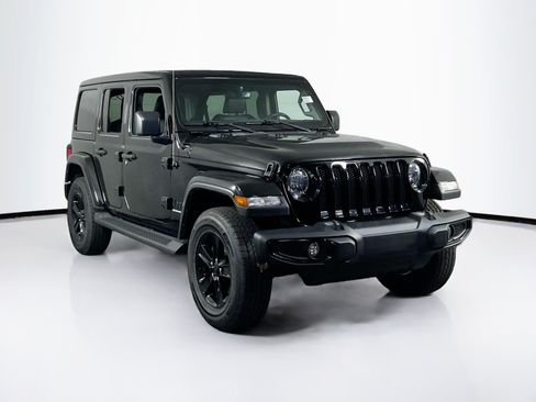 Used 2023 Jeep Wrangler Unlimited Sahara AWD/4WD image 3