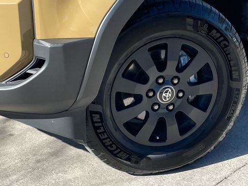 Used 2024 Toyota Land Cruiser image 9