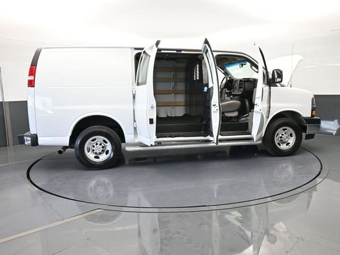 Used 2024 Chevrolet Express 2500 Work Van w/ Driver Convenience Package image 65