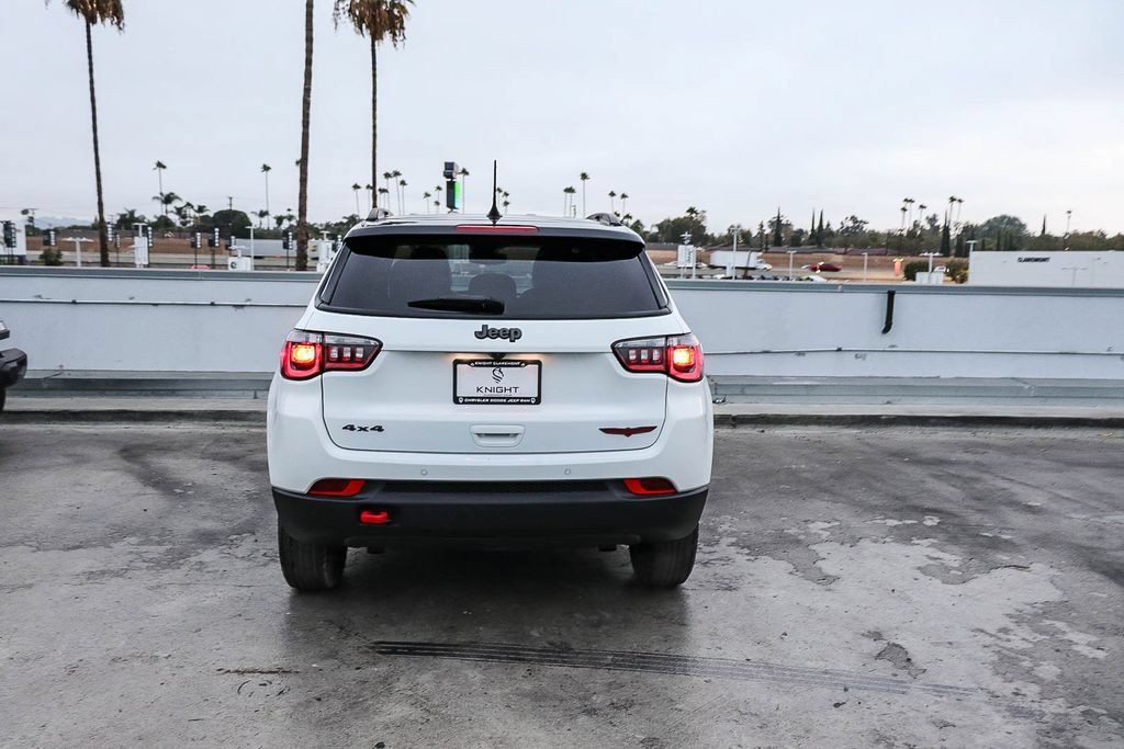Used 2024 Jeep Compass Trailhawk AWD/4WD image 8
