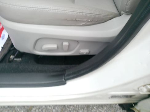 Used 2014 Subaru Forester 2.5i Limited AWD/4WD image 31