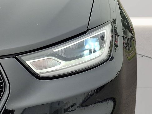 Used 2025 Chrysler Pacifica Limited FWD image 28