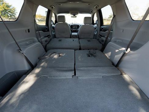 Used 2021 GMC Acadia SLE w/ Driver Convenience Package image 33