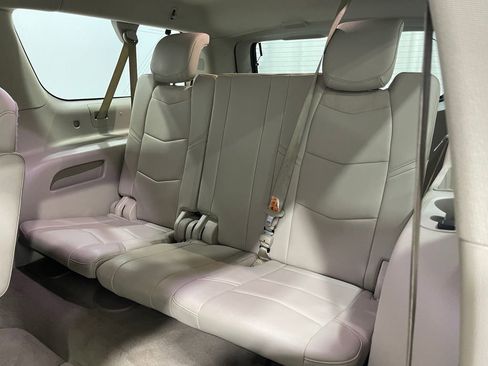 Used 2017 Cadillac Escalade ESV Luxury image 33