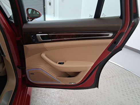Certified 2023 Porsche Panamera 4S image 32