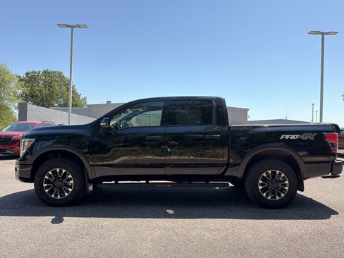 Used 2024 Nissan Titan PRO-4X w/ Pro-4x Convenience Package image 7