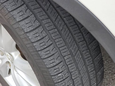 Used 2013 Toyota RAV4 Limited AWD/4WD image 4