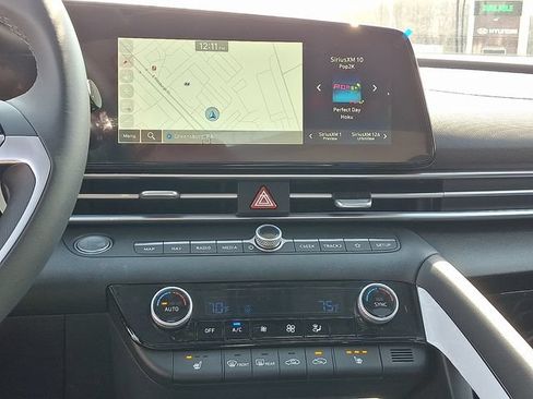 New 2026 Hyundai Elantra Limited FWD image 8