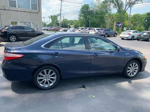 Used 2015 Toyota Camry XLE w/ Moonroof Package FWD image 5