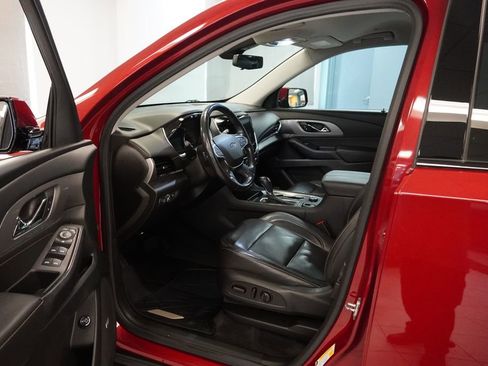 Used 2020 Chevrolet Traverse RS w/ LPO, Floor Liner Package FWD image 12
