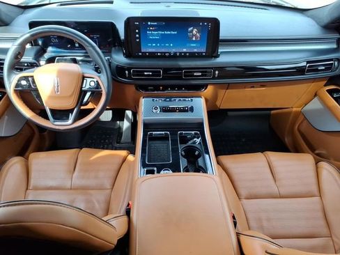 Used 2025 Lincoln Aviator Black Label w/ Jet Appearance Package AWD/4WD image 26
