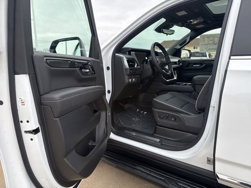 New 2026 GMC Yukon XL Elevation AWD/4WD image 9