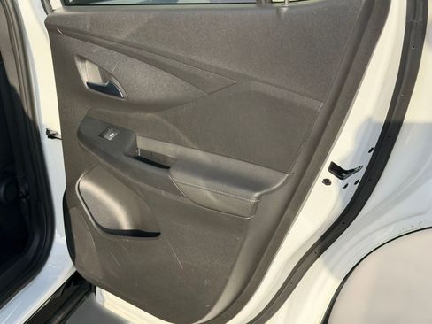 Used 2025 Buick Envista Sport Touring FWD image 31