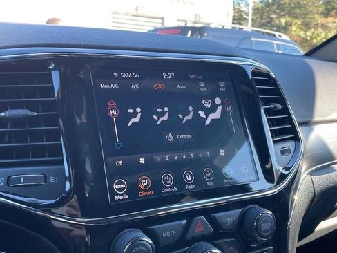 Used 2021 Jeep Grand Cherokee Limited w/ Luxury Group II image 16