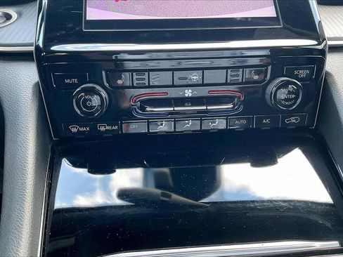 Certified 2023 Jeep Grand Cherokee Altitude image 19