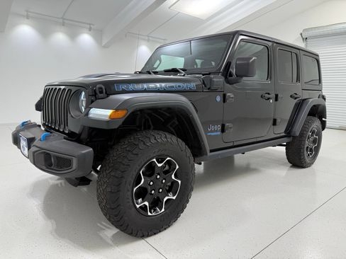 Used 2021 Jeep Wrangler Unlimited Rubicon 4xe w/ Dual Top Group AWD/4WD image 3