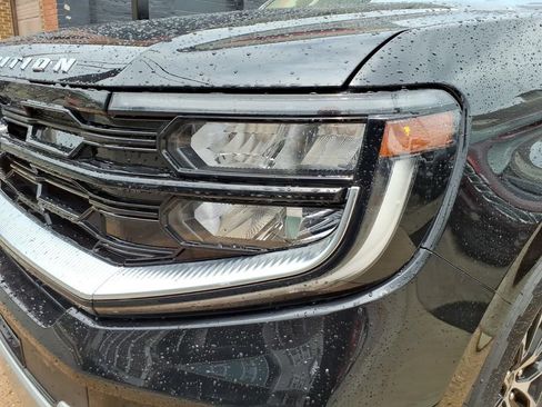 Used 2025 Ford Expedition Platinum AWD/4WD image 8