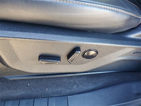 Used 2025 Ford F150 Lariat w/ Equipment Group 501A Mid image 7